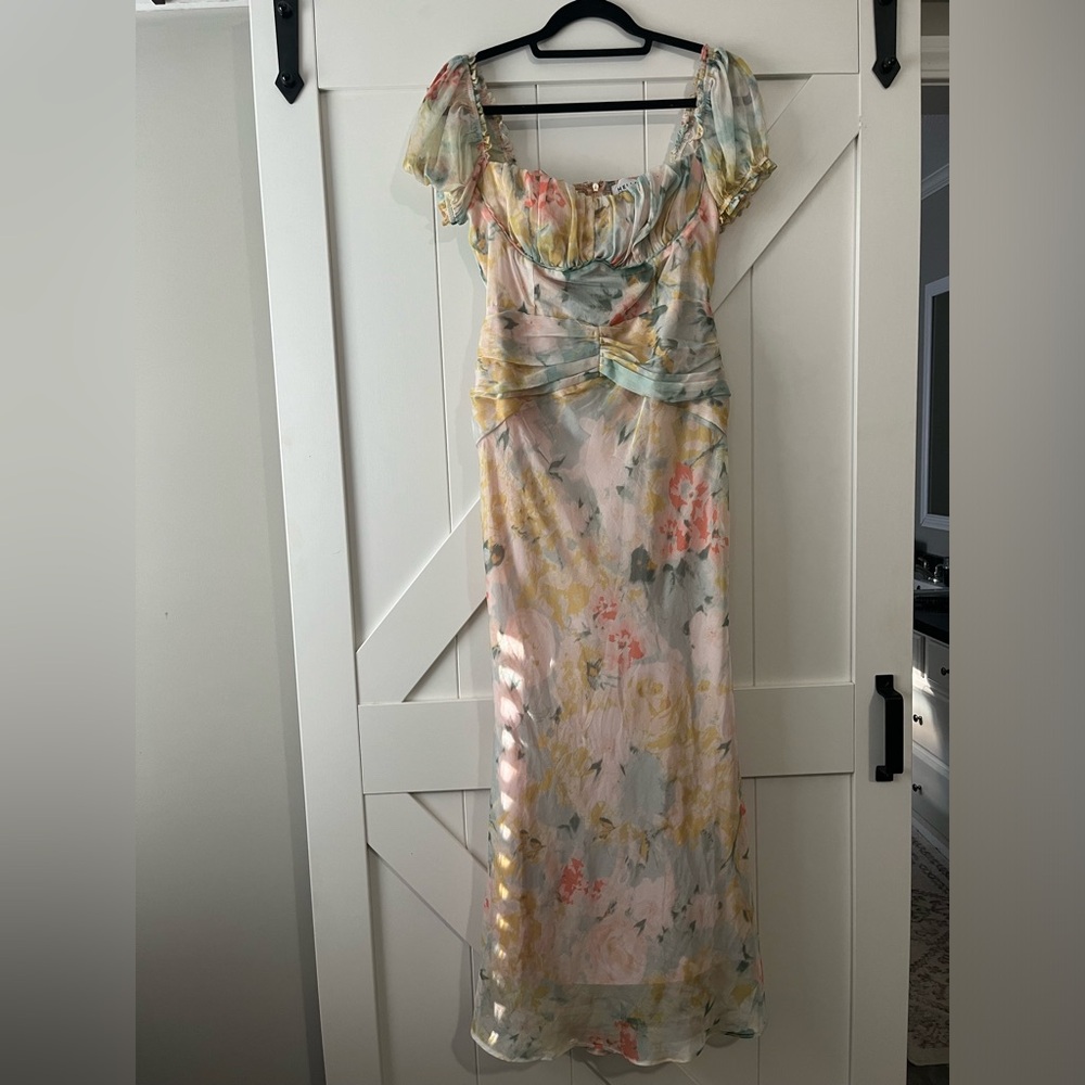 hello molly floral dress worn once! size S